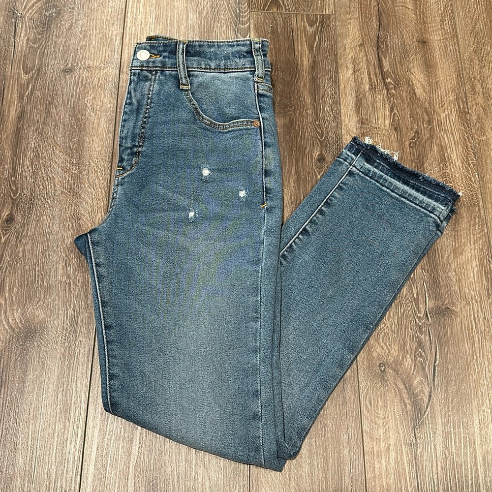 Pilcro High Rise Cigarette Raw Hem Jeans Size: 26p